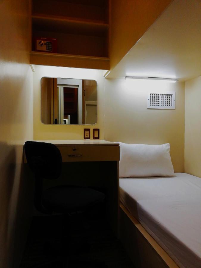 Subic Bay Hostel Olongapo Buitenkant foto